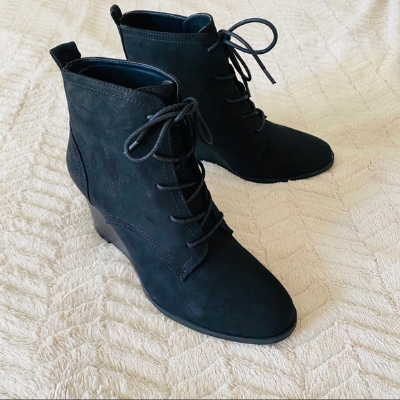 Qupid | NWT Orna Lace-Up Wedge Bootie - Picture 8 of 10